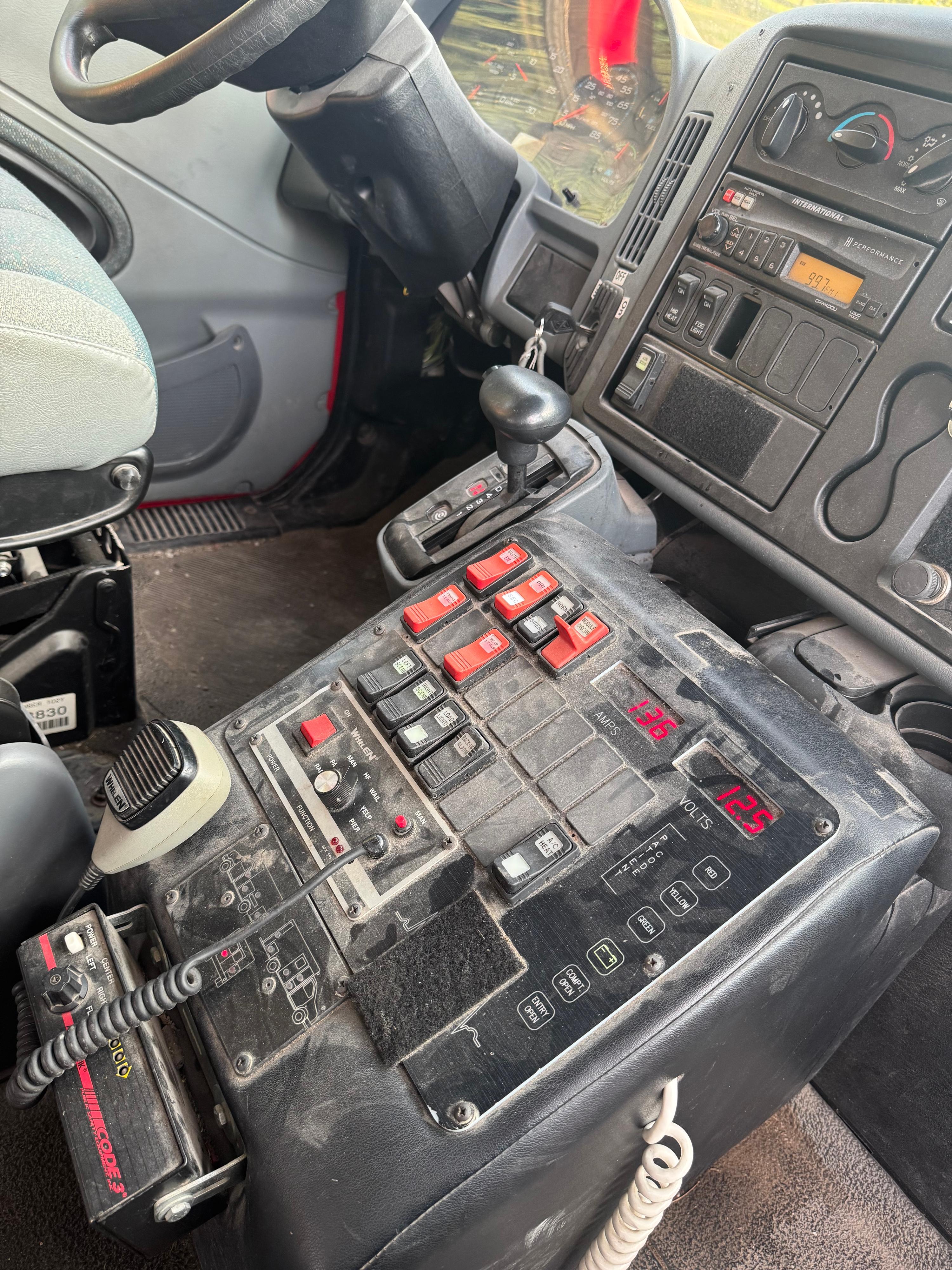 2002 International 4300 Type I - image 7
