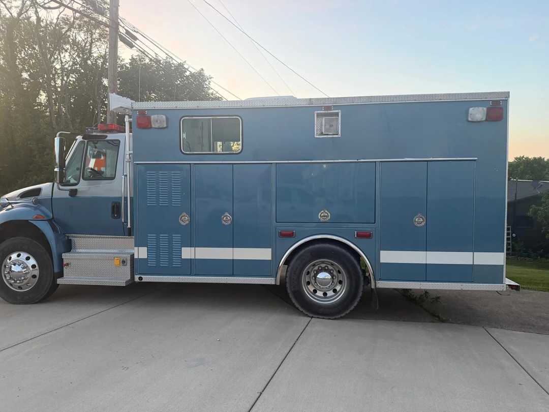 2005 International 4400 Heavy Rescue