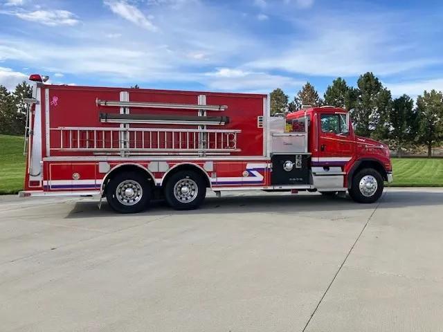 2001 Freightliner Tanker/Pumper - image 2