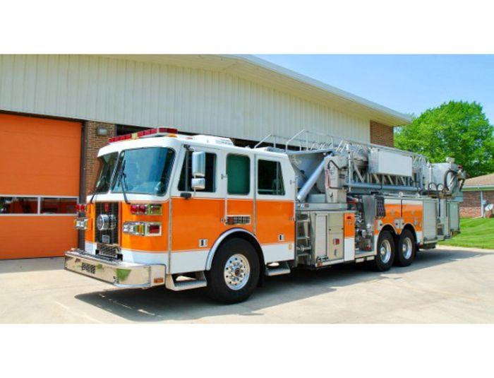 2005 Sutphen 100’ Mid-Mount Tower/Quint