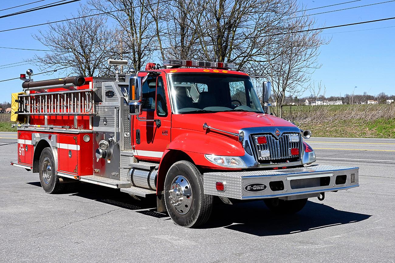 2003 International/E-One 1250/1000 Rural Pumper - image 2