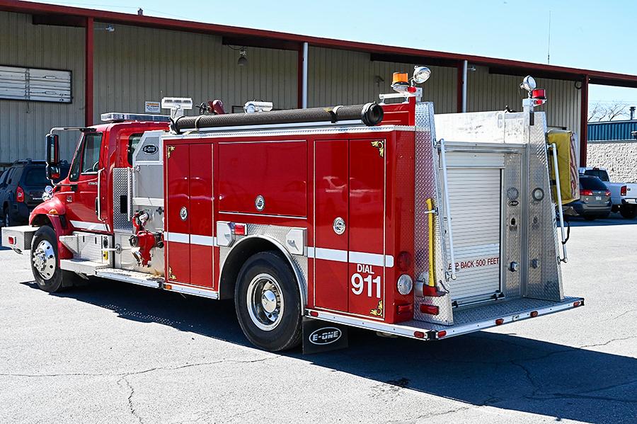 2003 International/E-One 1250/1000 Rural Pumper - image 4