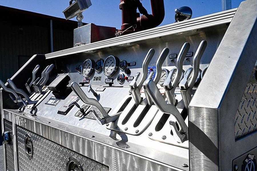 2003 International/E-One 1250/1000 Rural Pumper - image 16