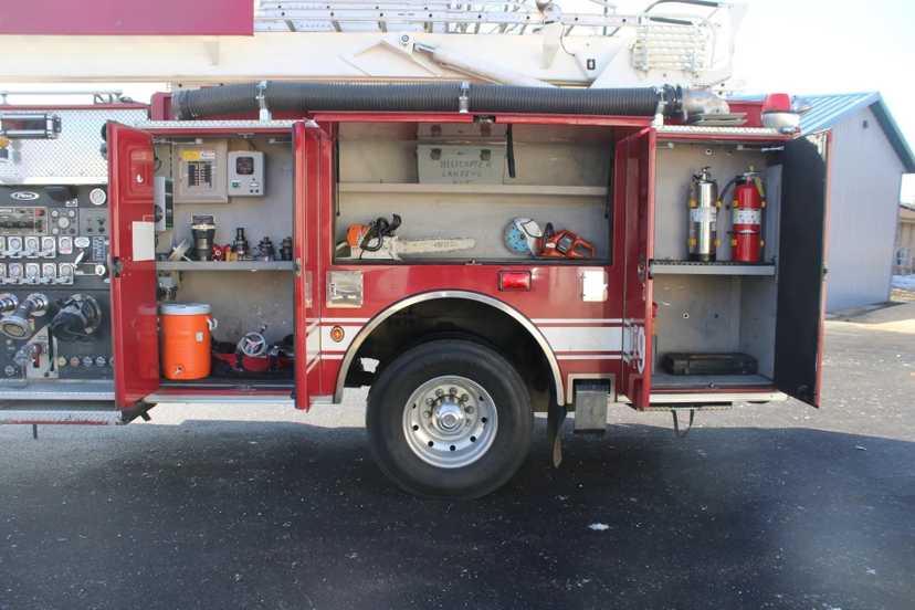 2004 Pierce Quantum 61' Quint — photo 7