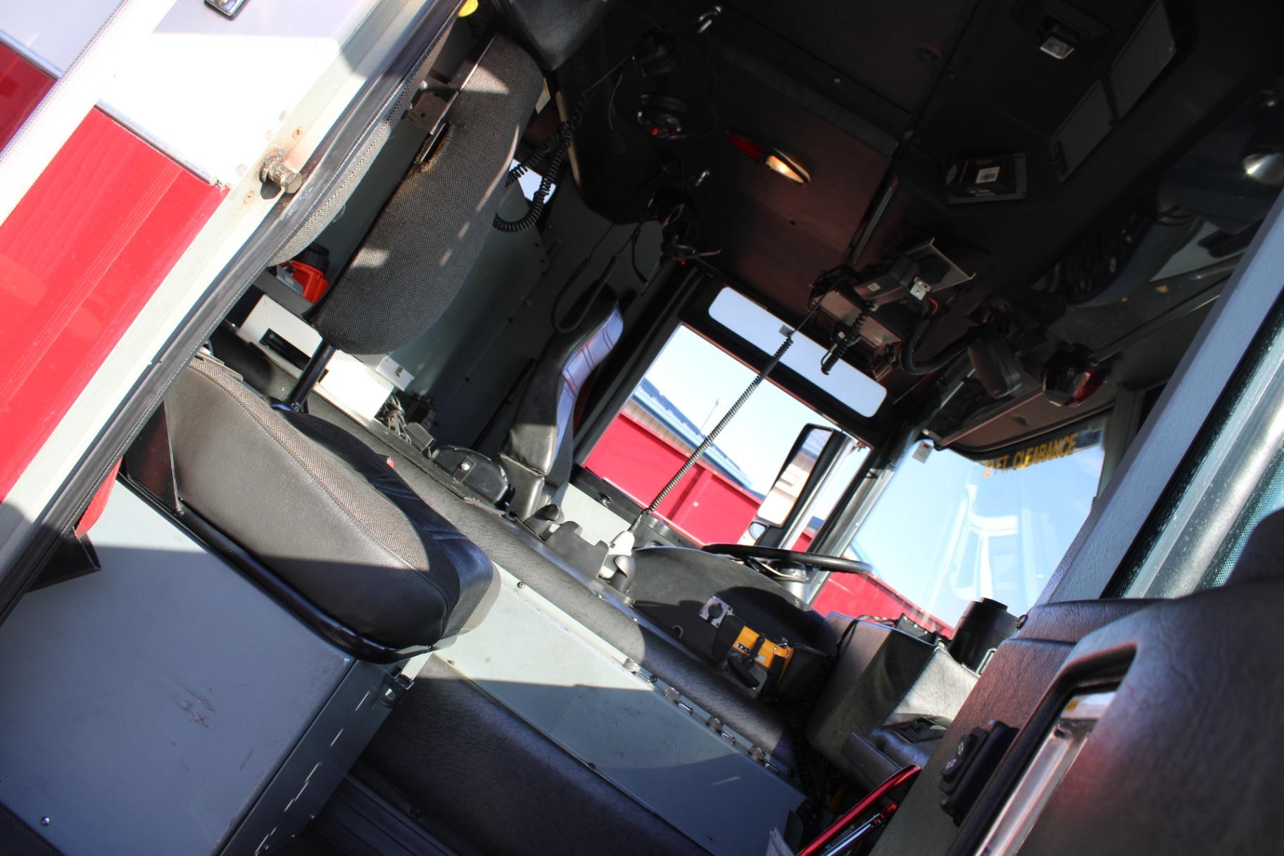 2004 Pierce Quantum 61' Quint - image 20