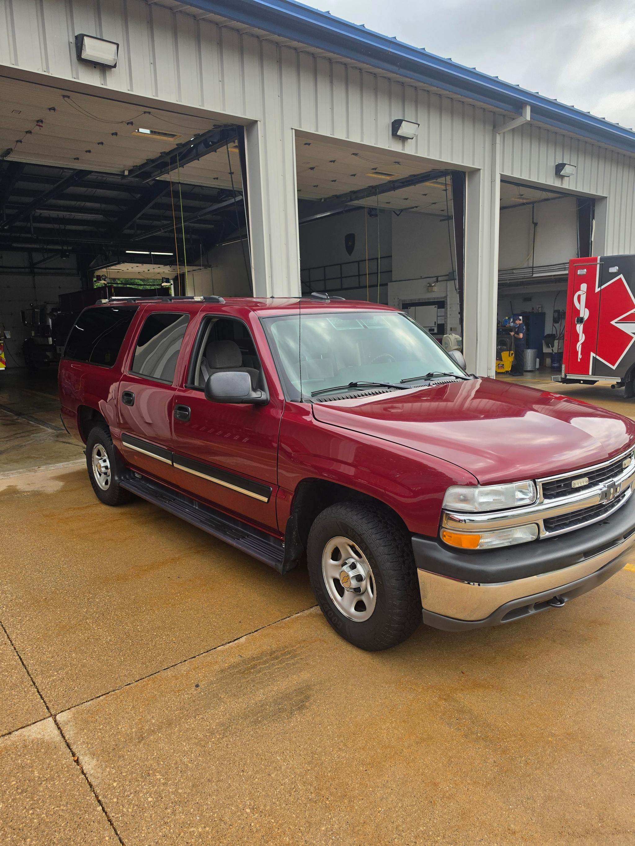2005 Chevrolet Suburban K1500 4x4 Command Unit - image 3