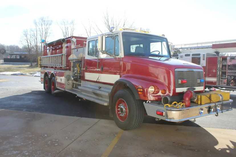 2002 Pierce Freightliner Pumper Tanker — photo 3