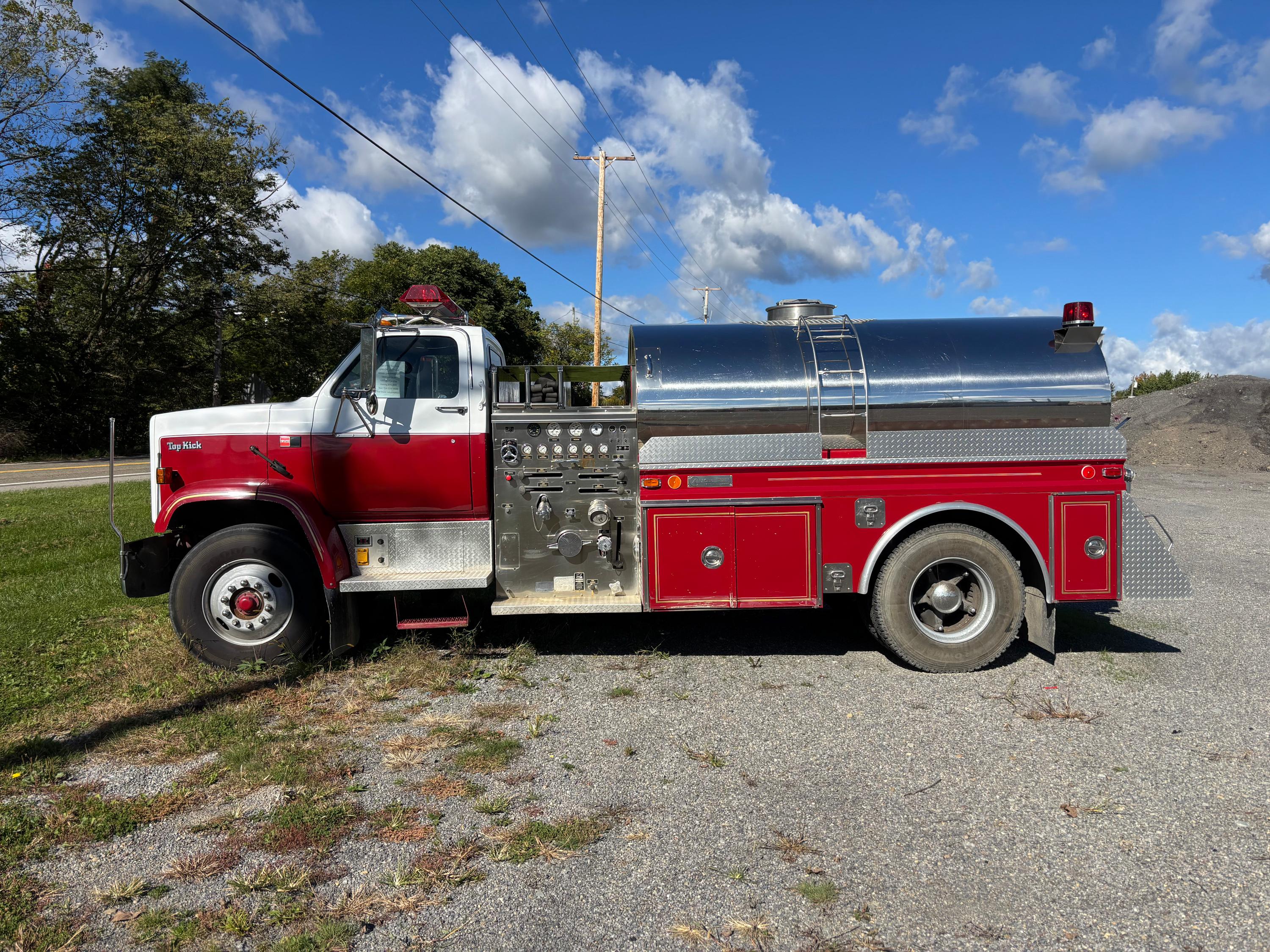 1989 4 Guys GMC Pumper Tanker - image 3