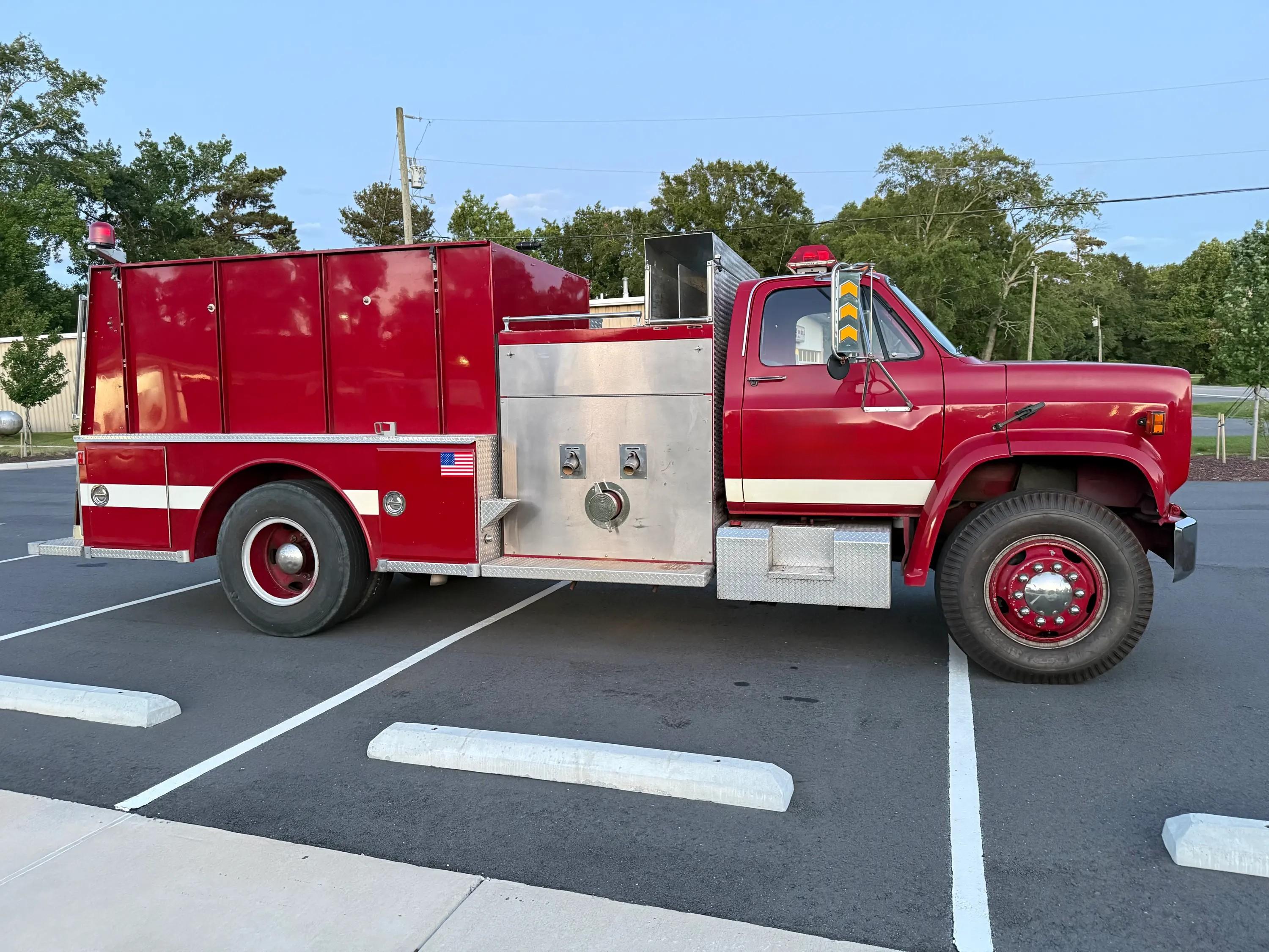 1990 Chevrolet Pumper Tanker - image 3