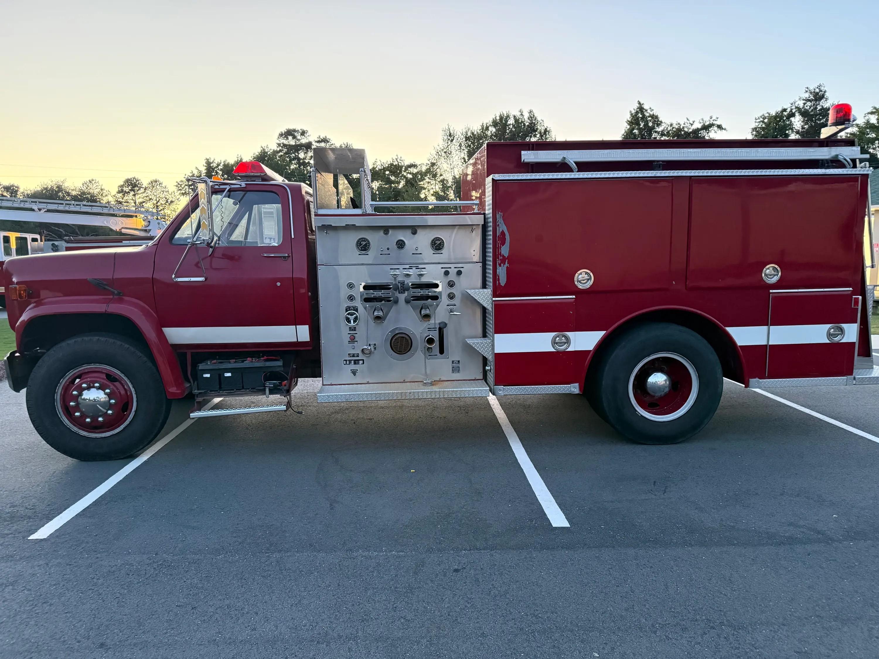 1990 Chevrolet Pumper Tanker - image 2