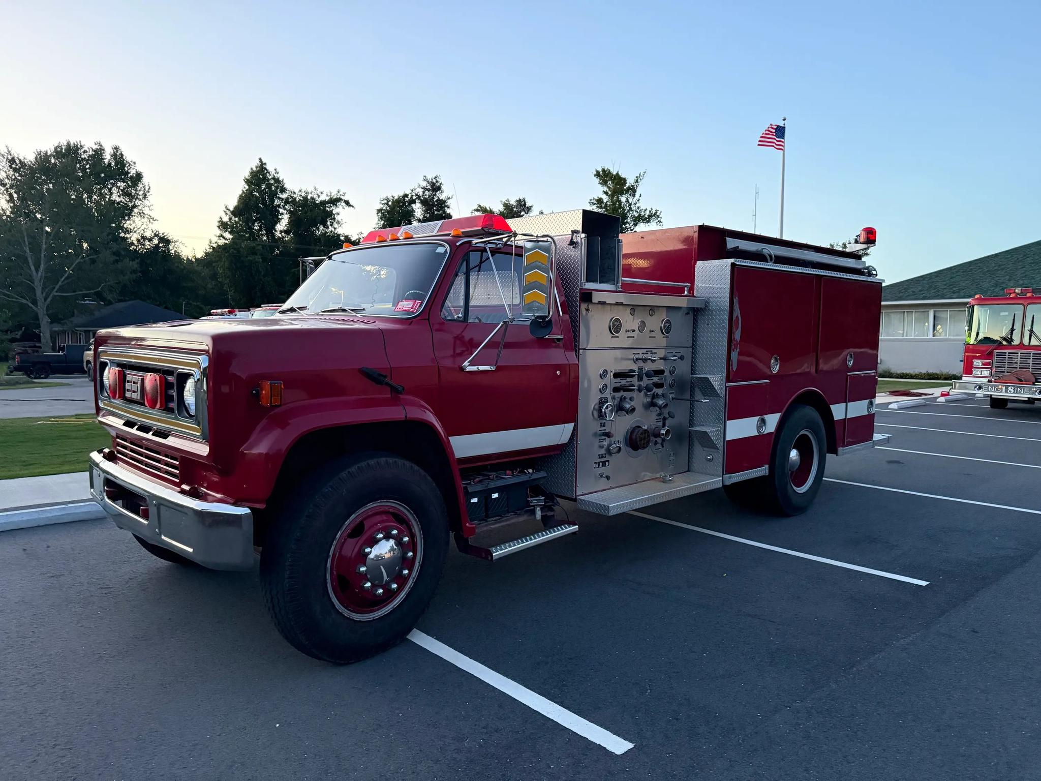 1990 Chevrolet Pumper Tanker - image 1