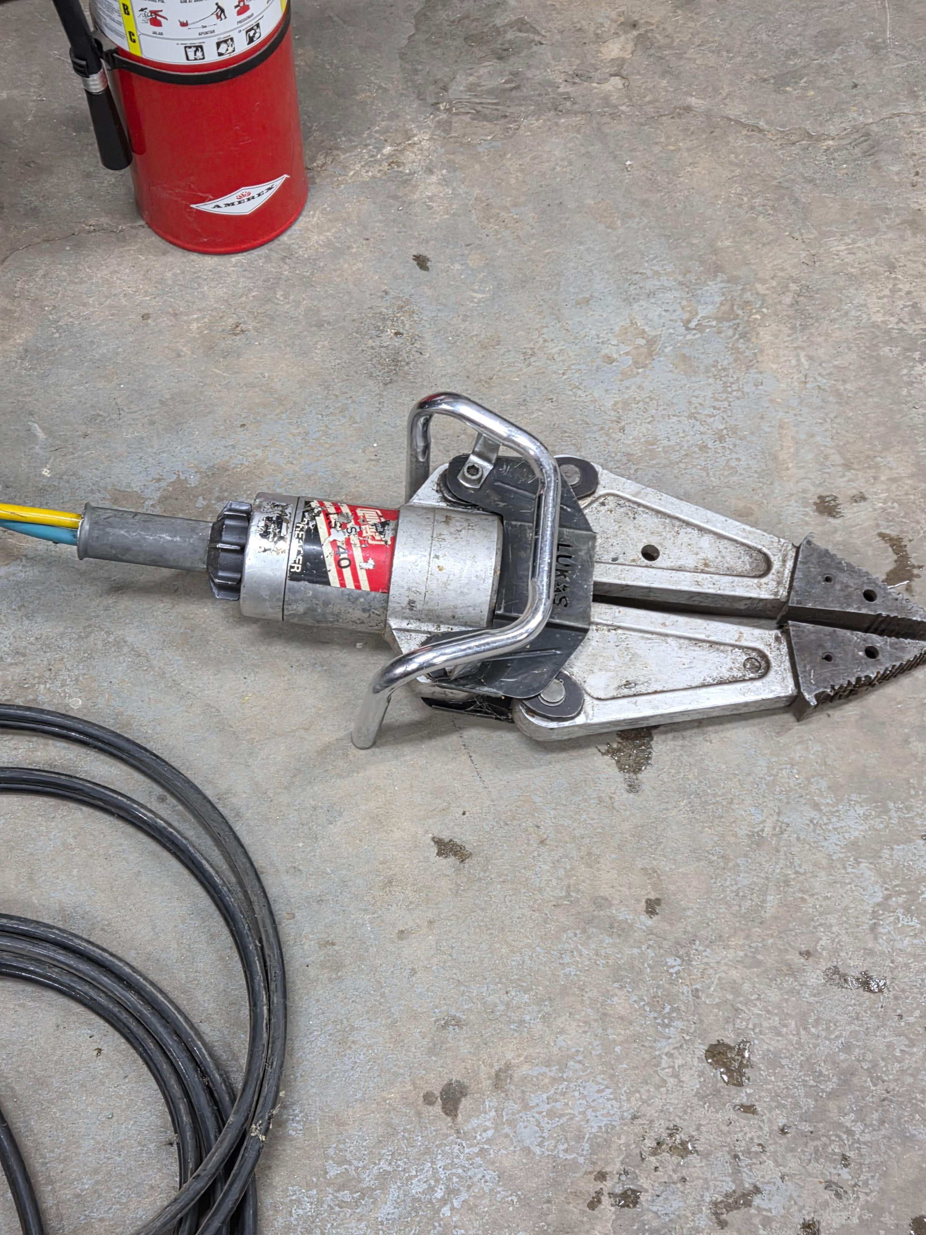Lucas extrication tools - image 4