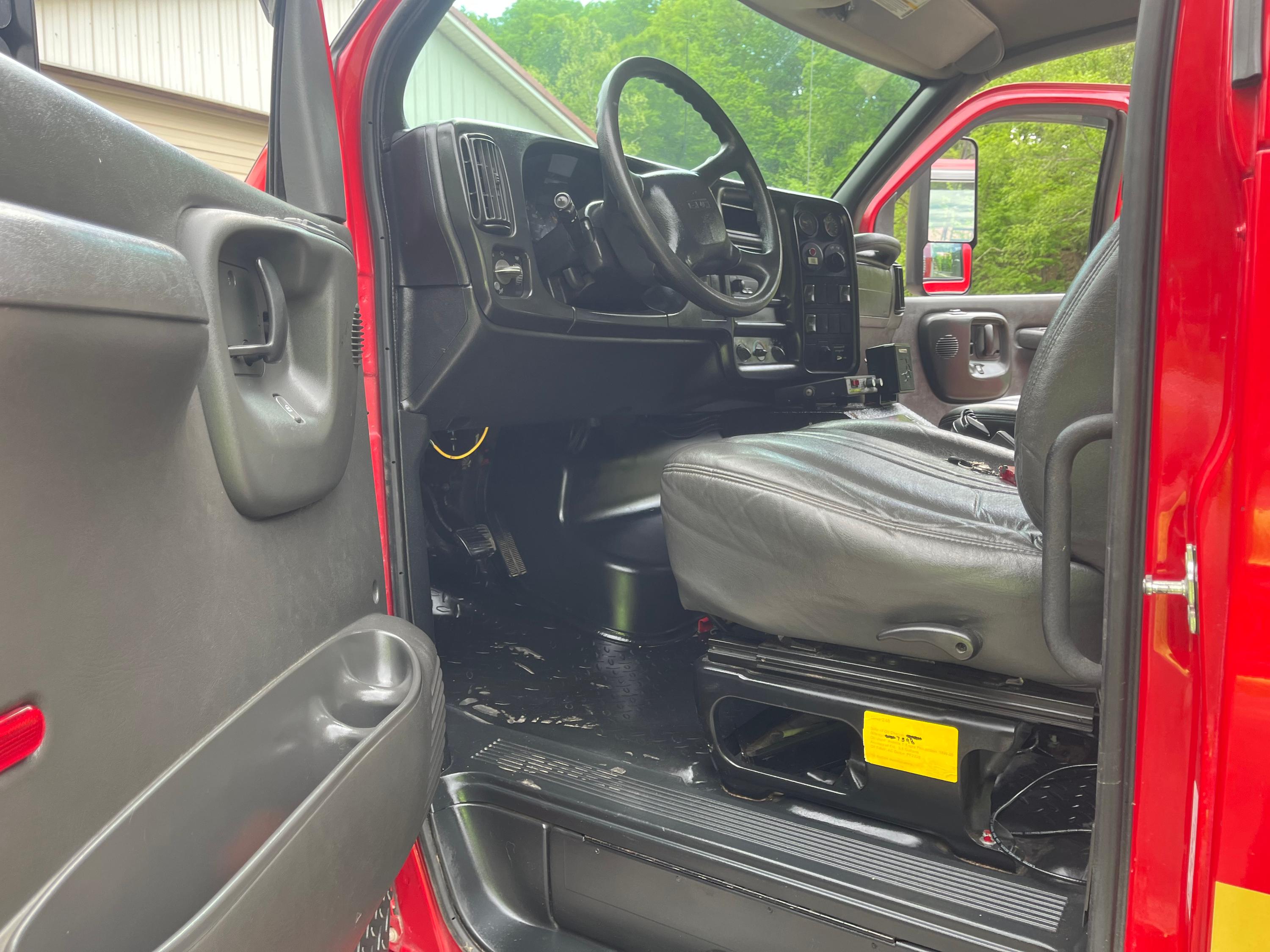 2005 GMC C4500 Rescue, 4x4 - image 10
