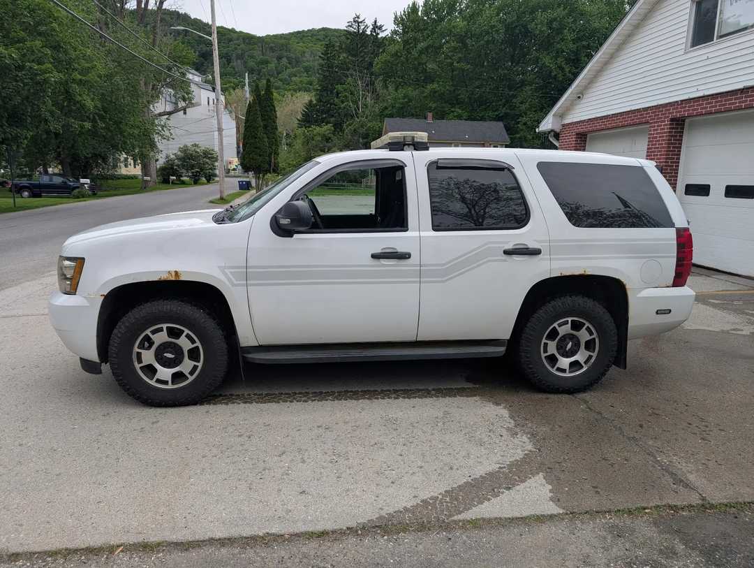 2010 Chevrolet Tahoe 4x4 Command Unit