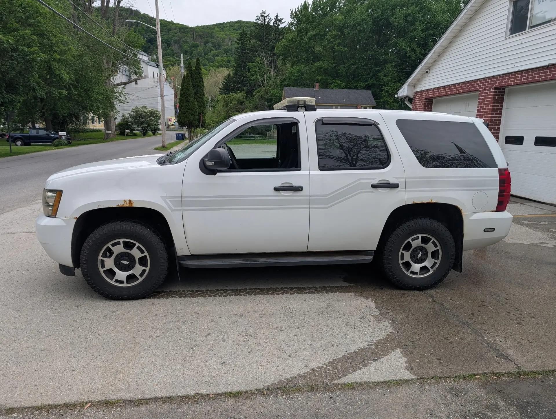 2010 Chevrolet Tahoe 4x4 Command Unit - image 1