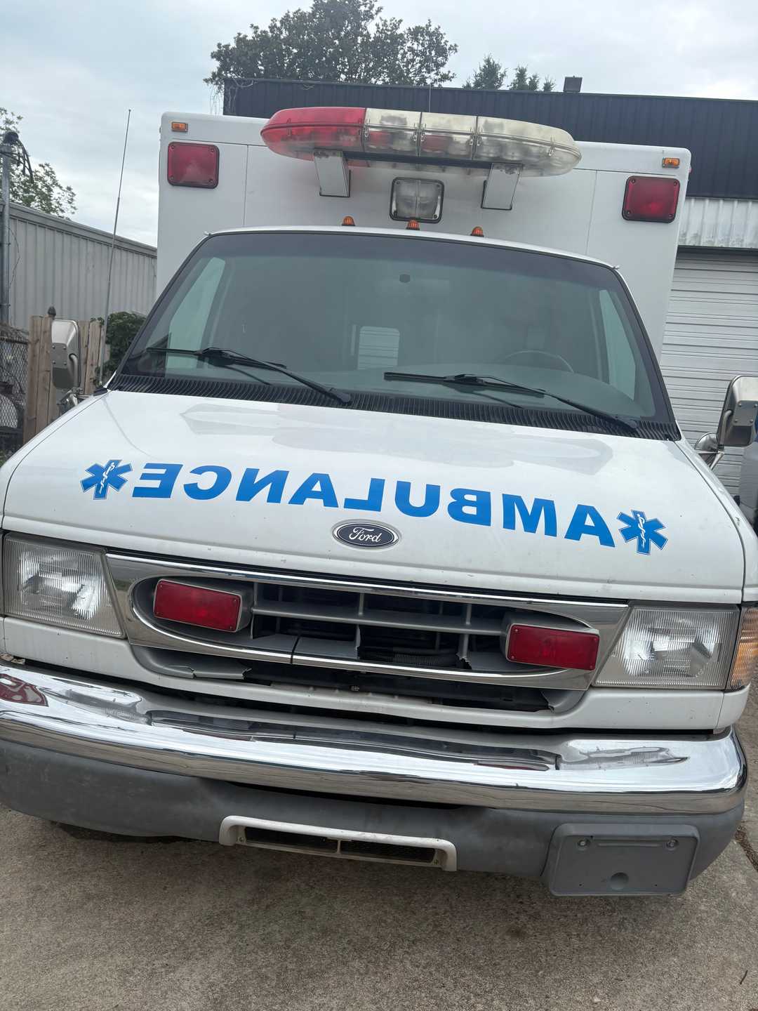 1999 Wheeled Coach Ford Type III Ambulance