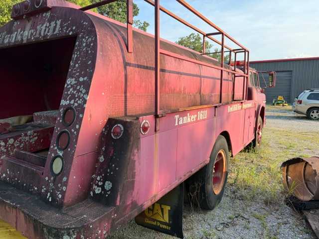 1988 Ford C8000 Pumper Tanker — photo 4