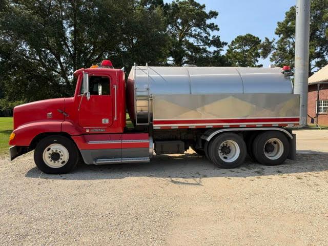 1995 Freightliner Pumper Tanker - image 5