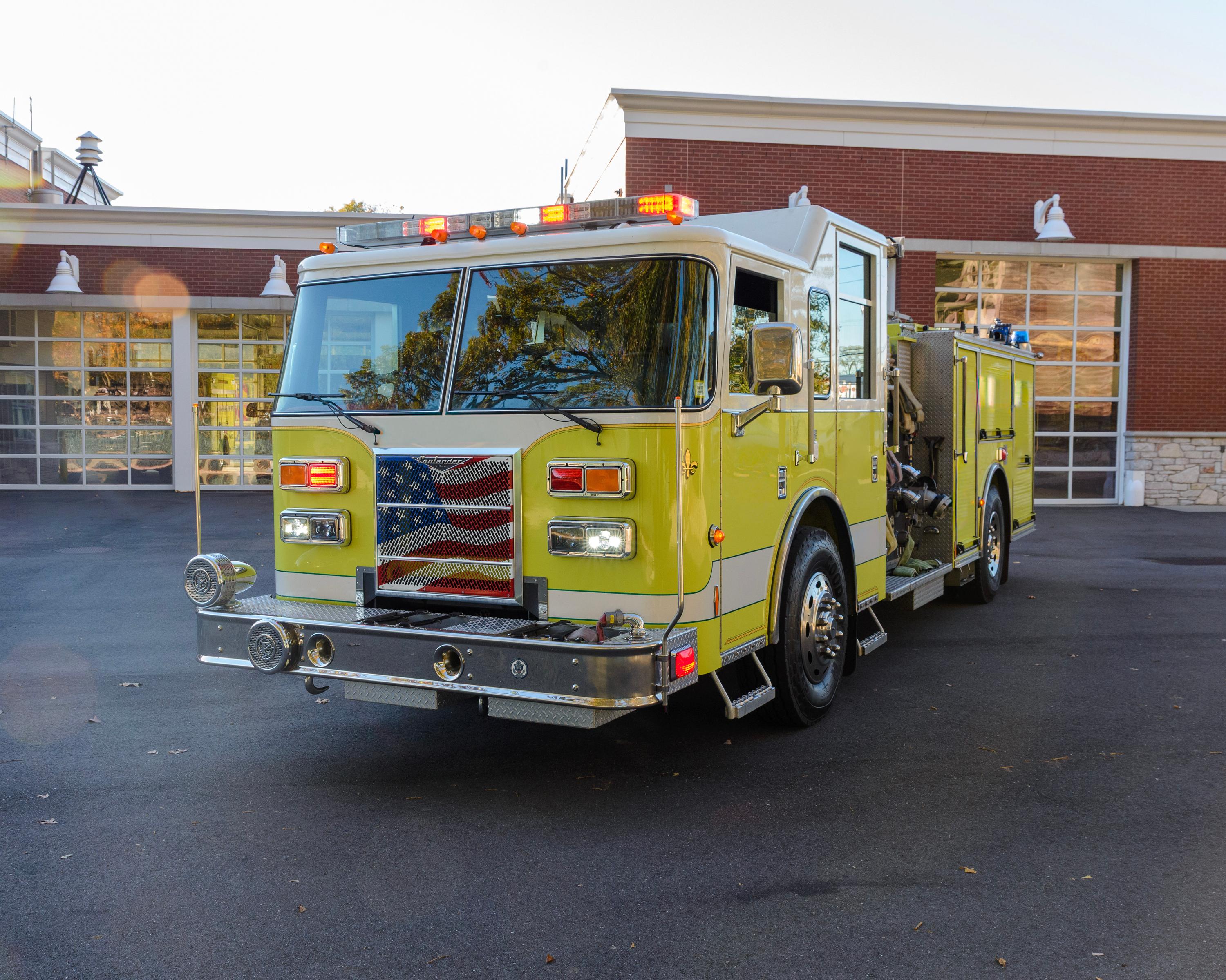 2010 Pierce Contender Pumper - image 1