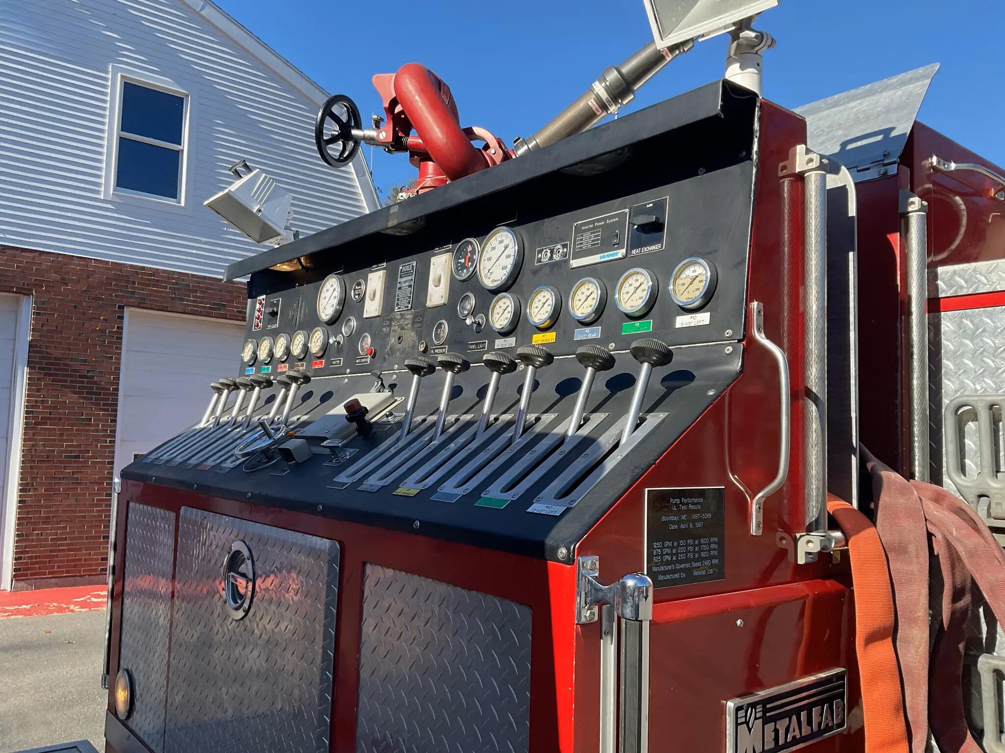 1997 International - Metalfab Pumper - image 3