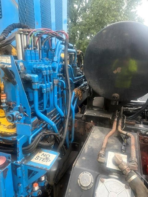 2010 Mack Heil Automated Side Loader - image 9