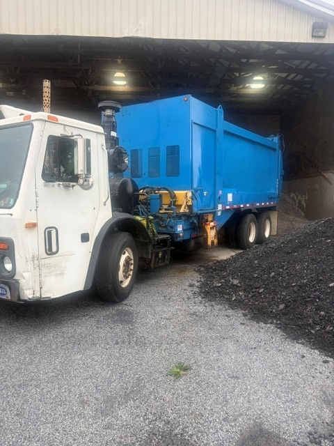 2010 Mack Heil Automated Side Loader - image 1