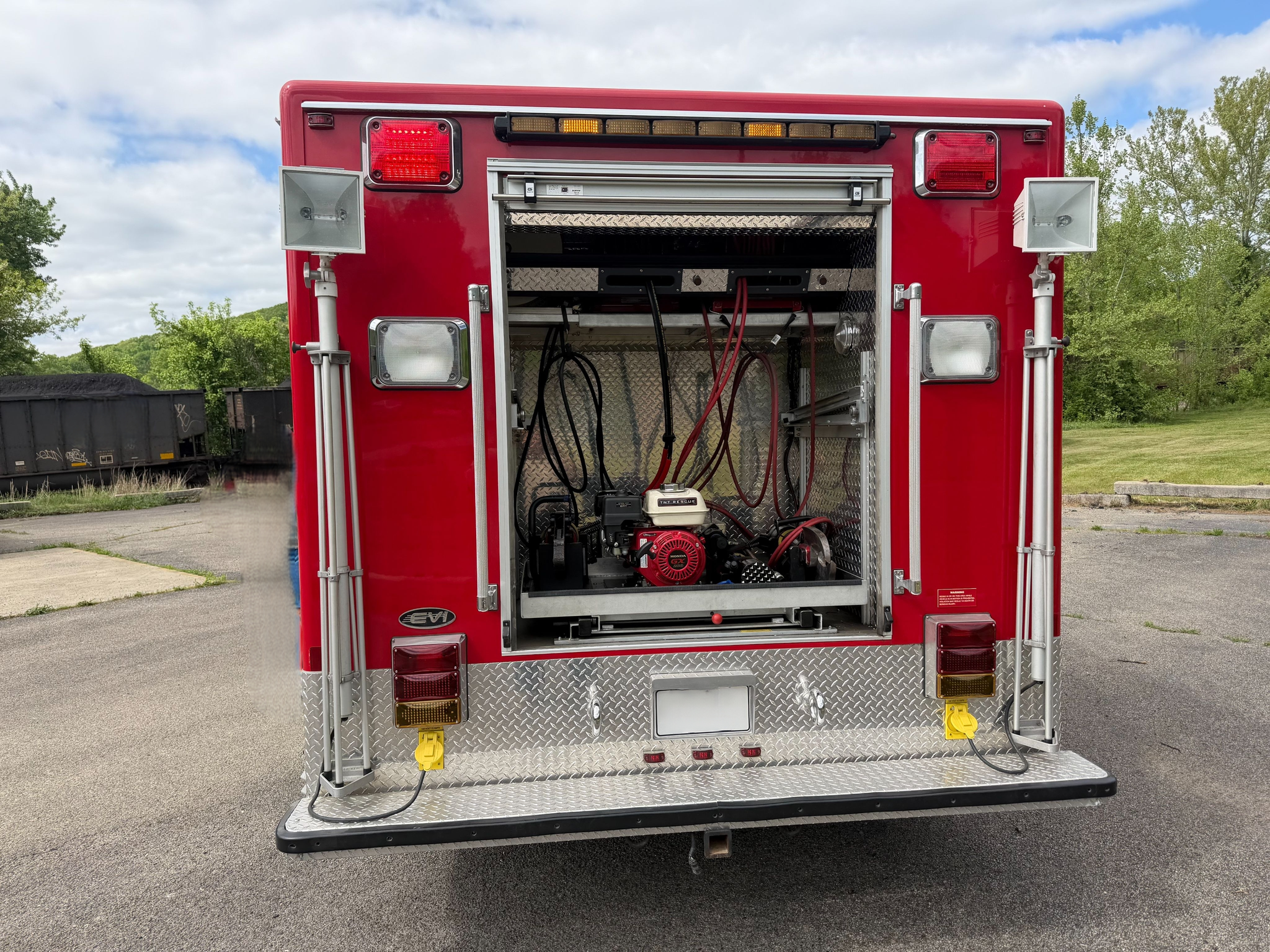 2007 EVI Ford Light Rescue - image 4