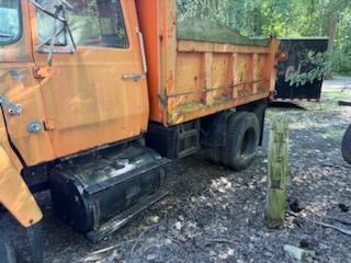 1990 Ford Dump Truck - image 5