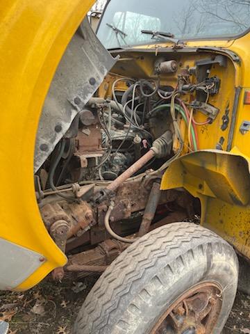 1992 International Dump Truck - image 5