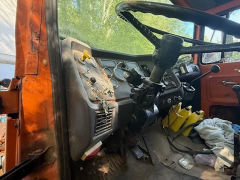 1990 Ford Dump Truck - image 2