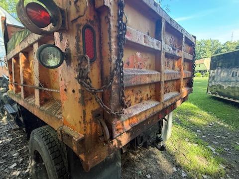 1990 Ford Dump Truck - image 8