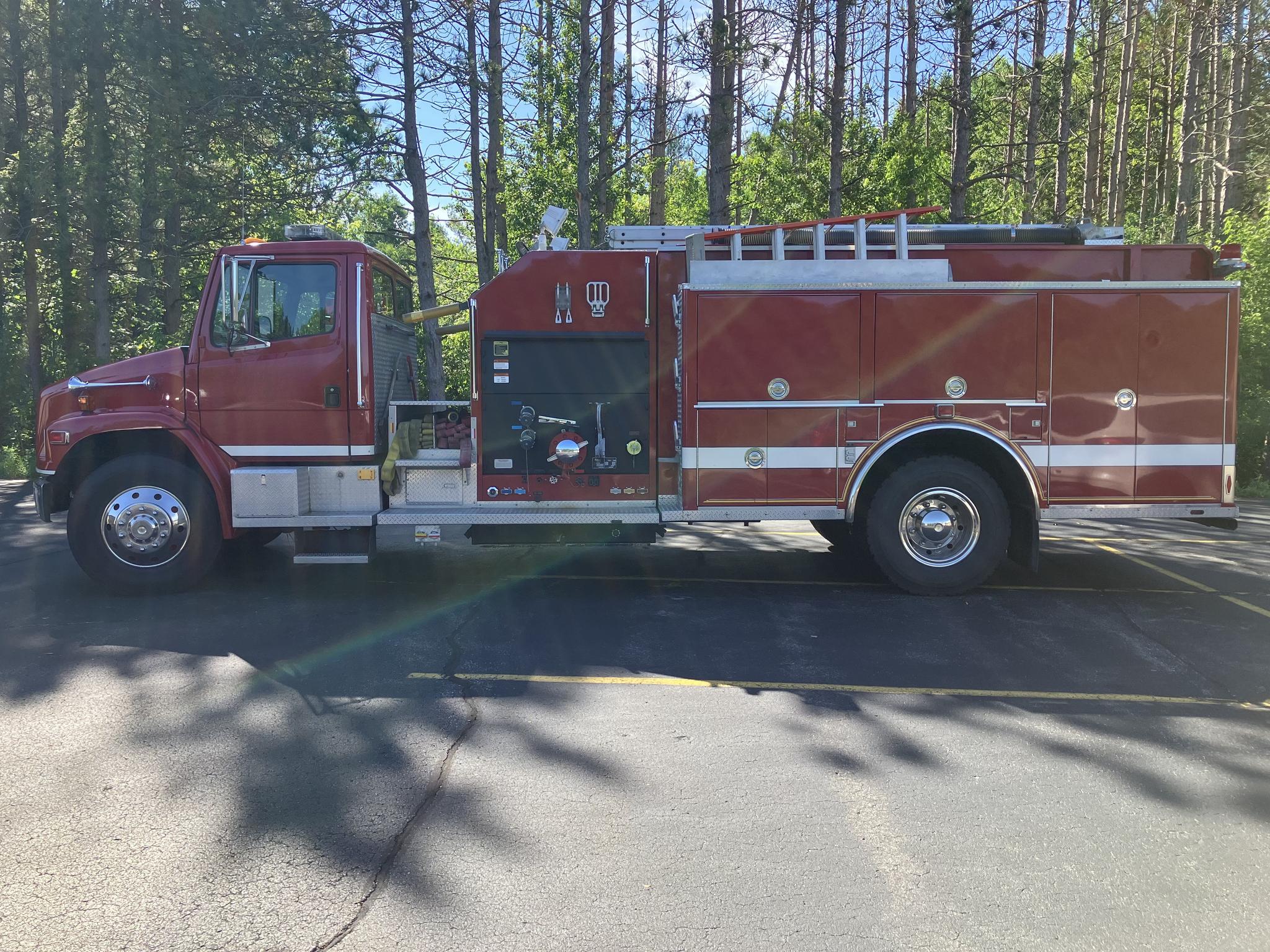 1994 3D Freightliner Pumper (2004 Refurb) - image 4