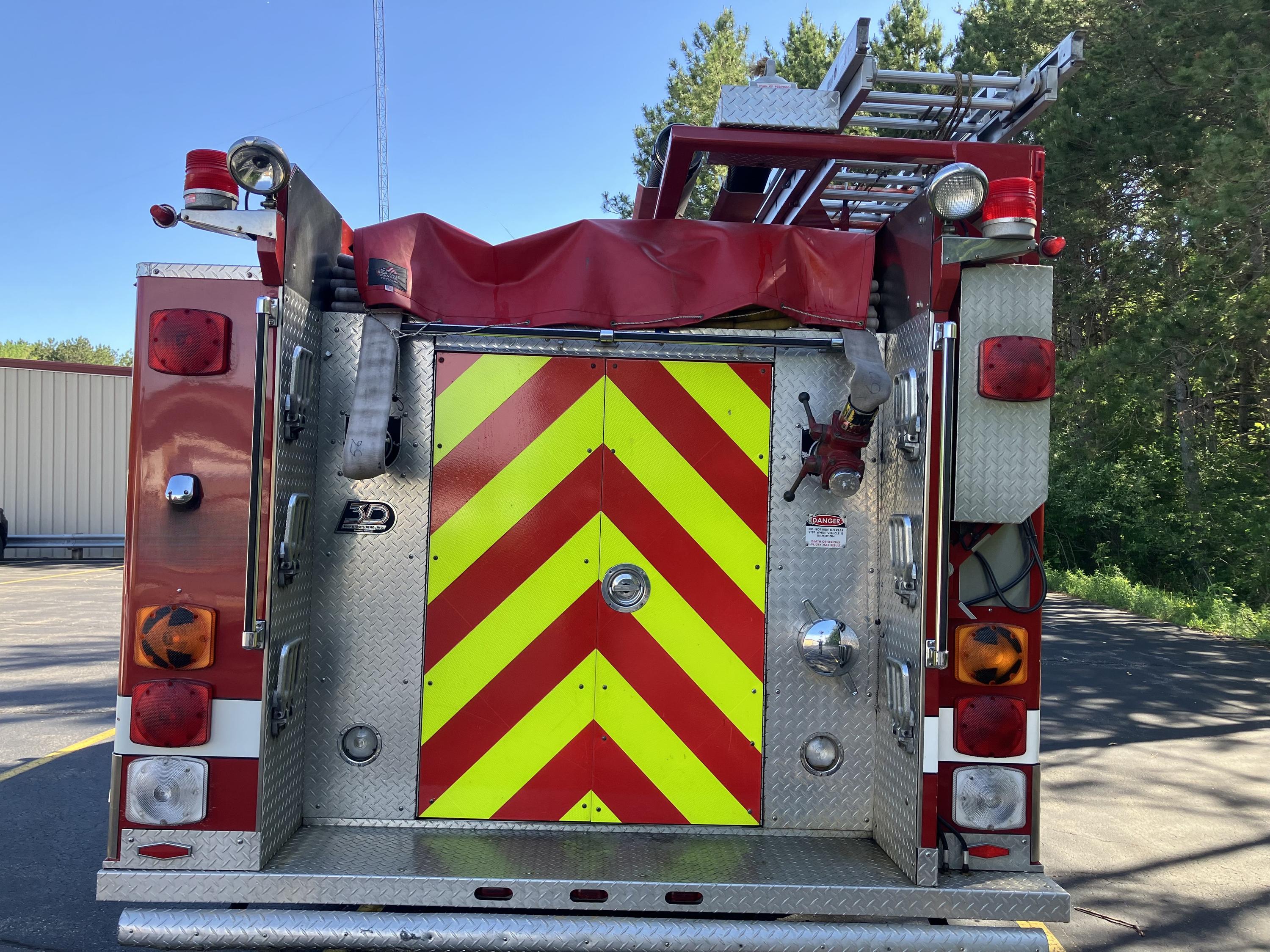 1994 3D Freightliner Pumper (2004 Refurb) - image 8