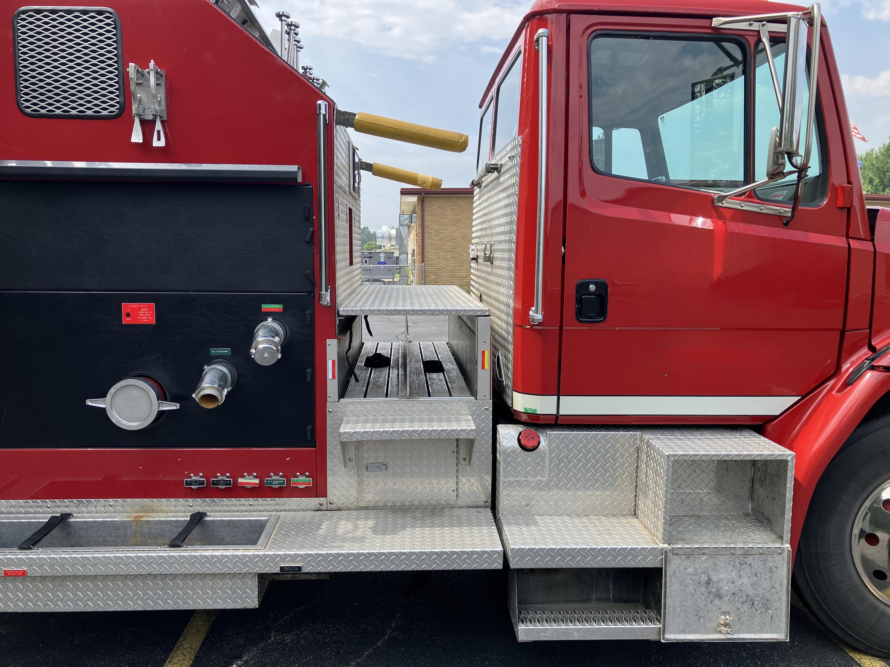 1994 3D Freightliner Pumper (2004 Refurb) - image 19