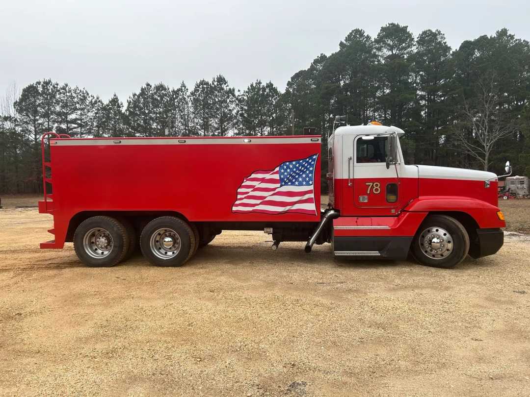 1992 Freightliner FLD120 Tanker