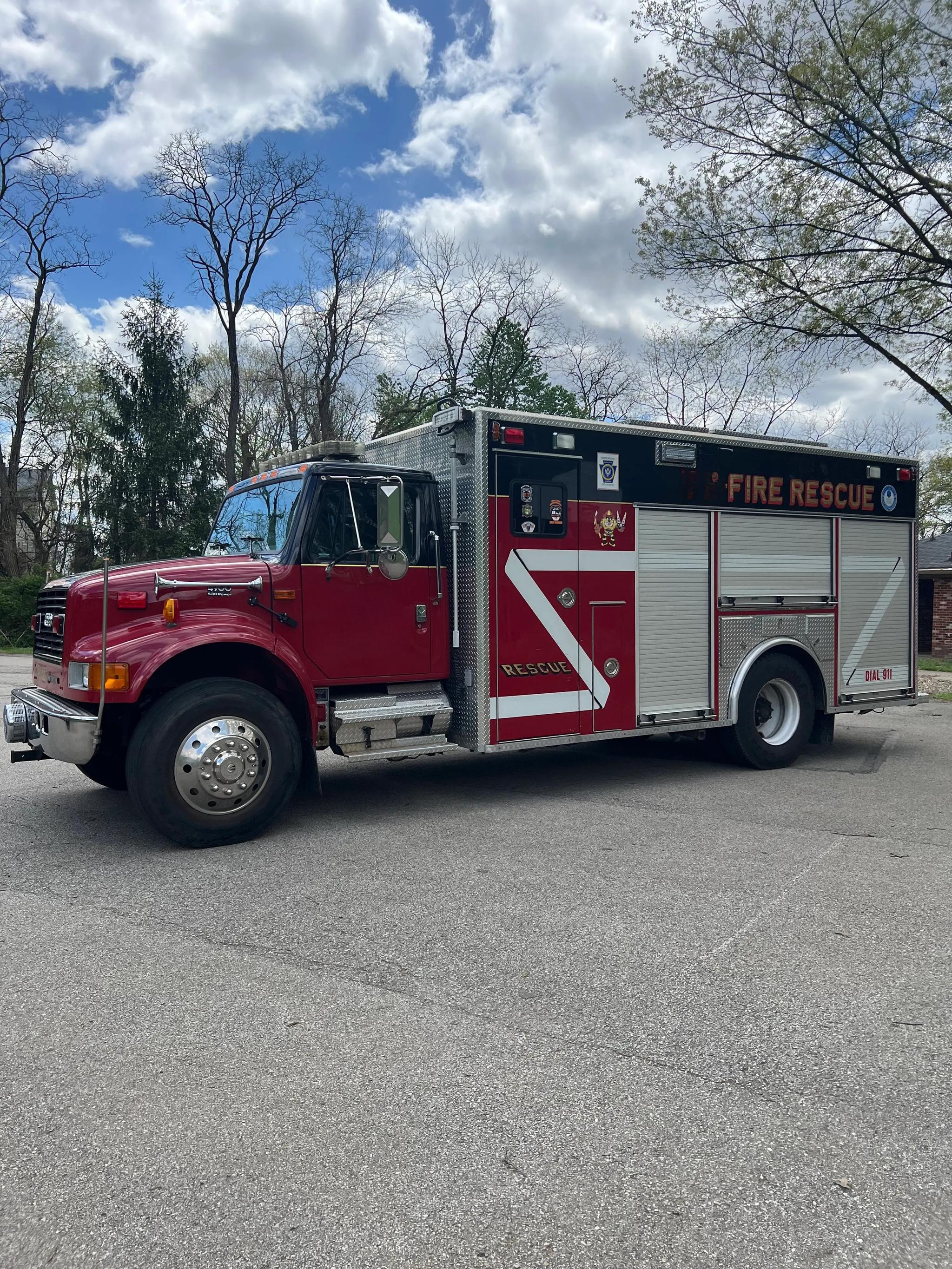 2000 International Kenco Light Rescue - image 3