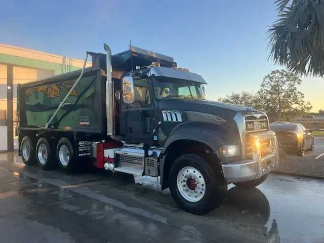 2020 Mack Granite