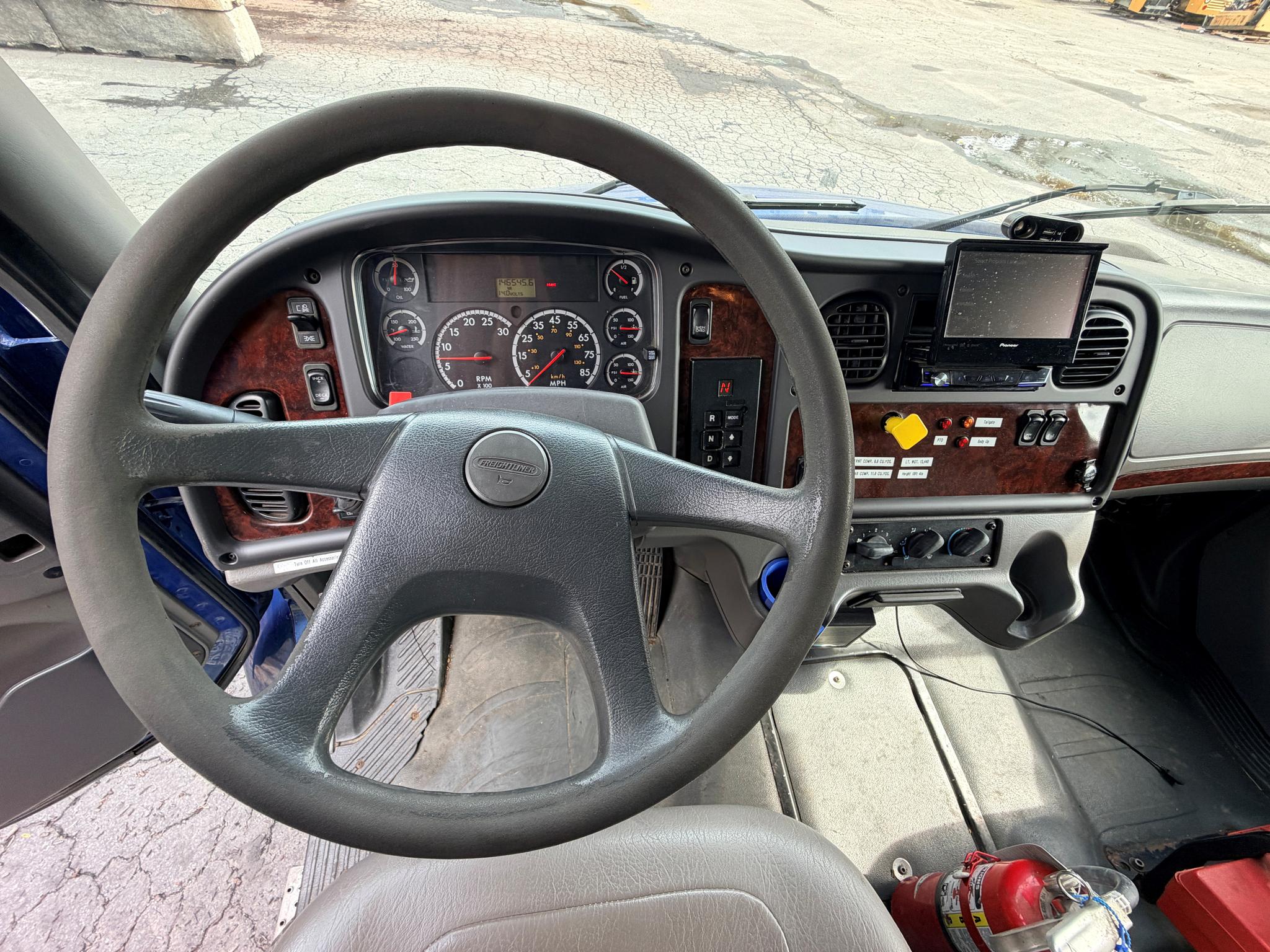 2005 Freightliner M2-106 Dump Truck - image 4