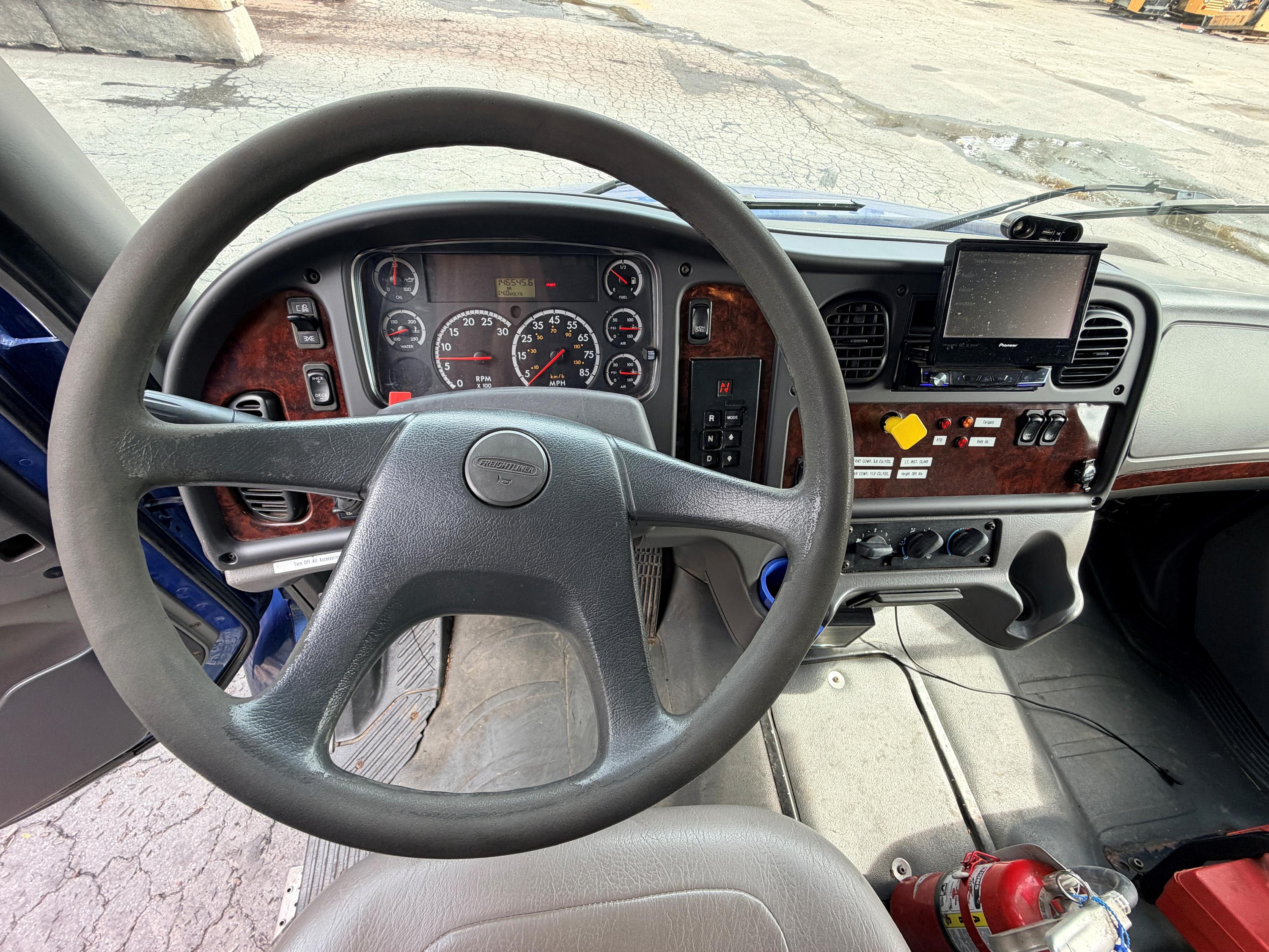 2005 Freightliner M2-106 Dump Truck - image 4
