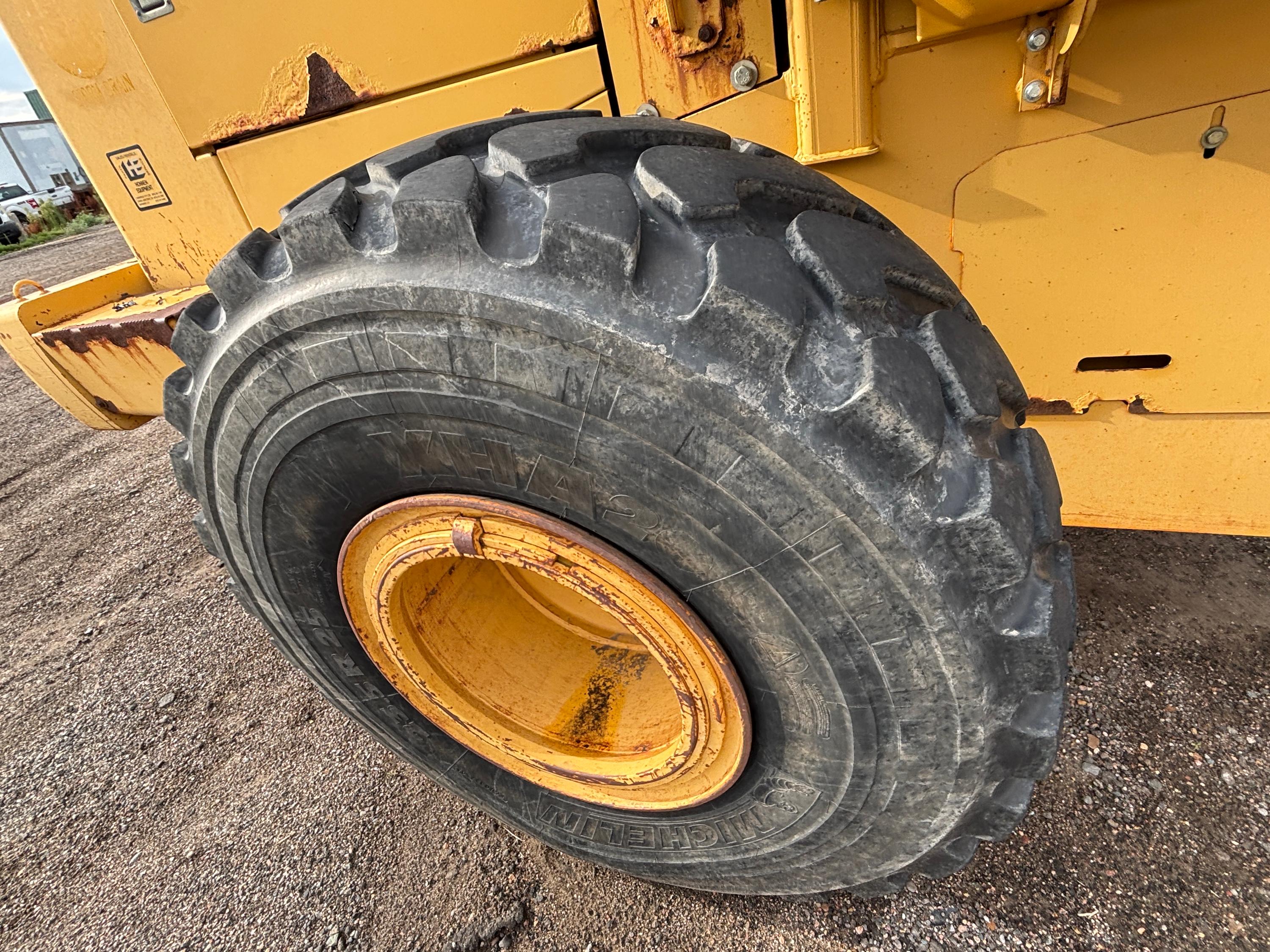 1999 John Deere 644H Loader - image 29