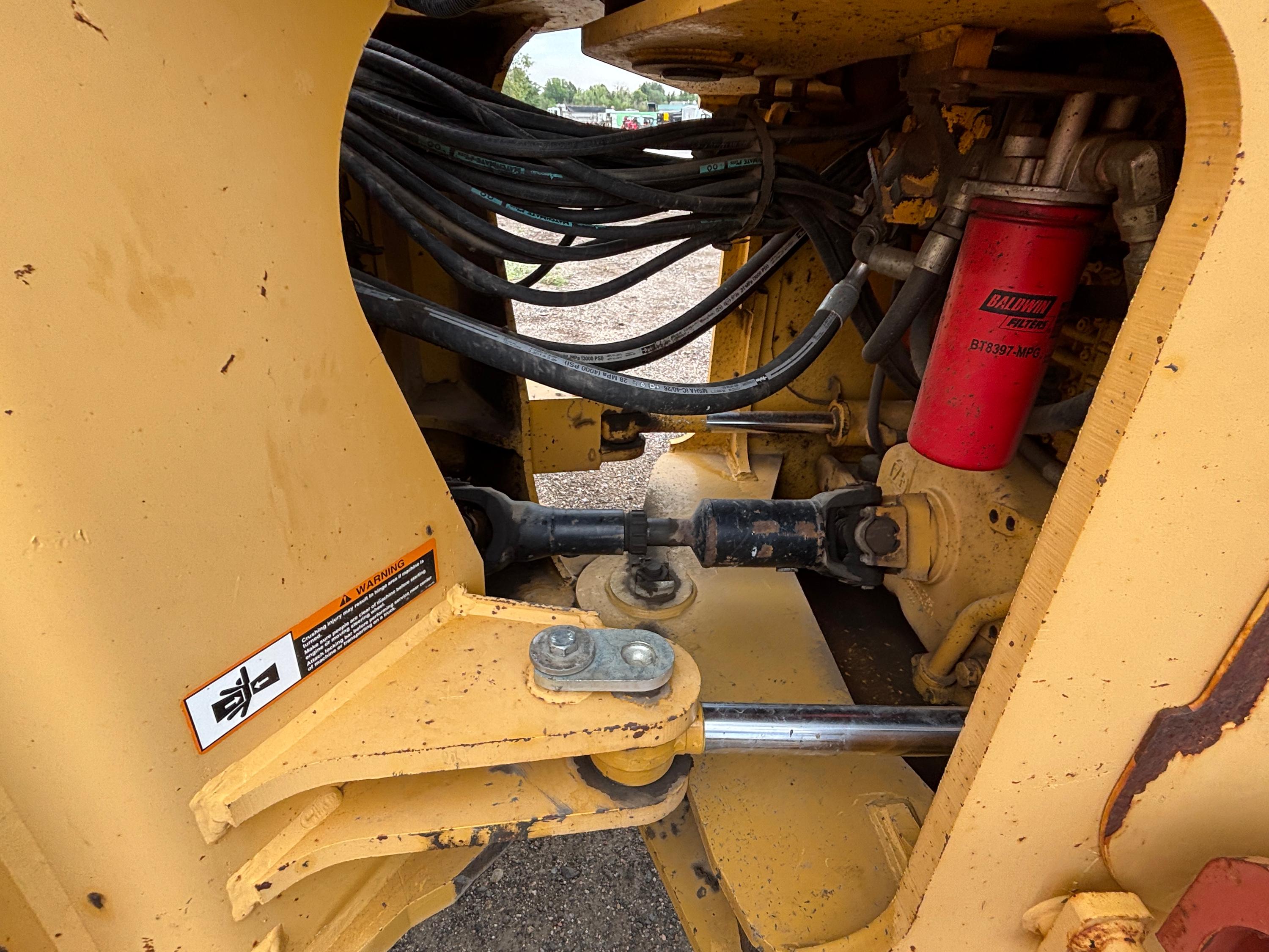 1999 John Deere 644H Loader - image 17