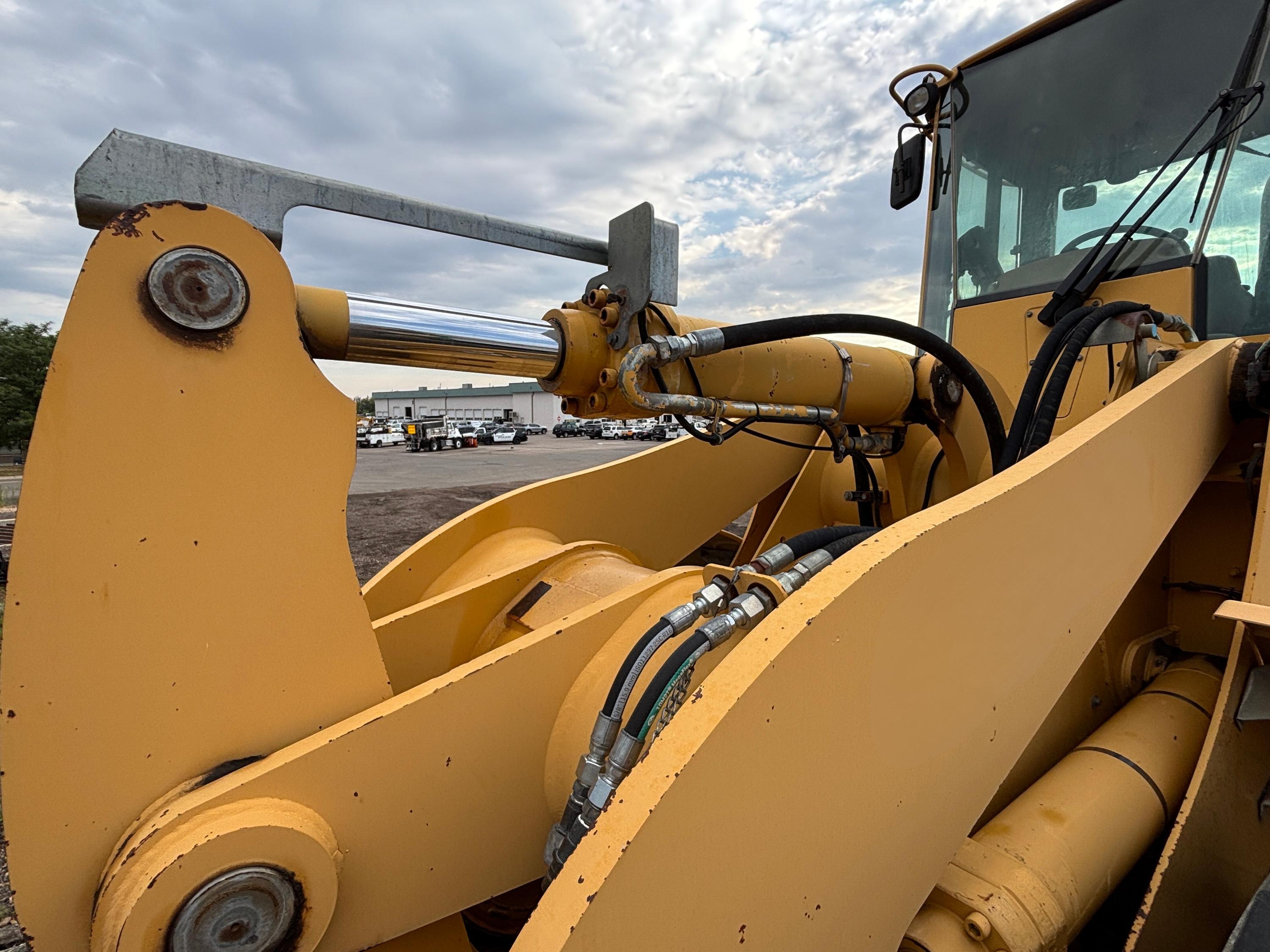 1999 John Deere 644H Loader - image 16