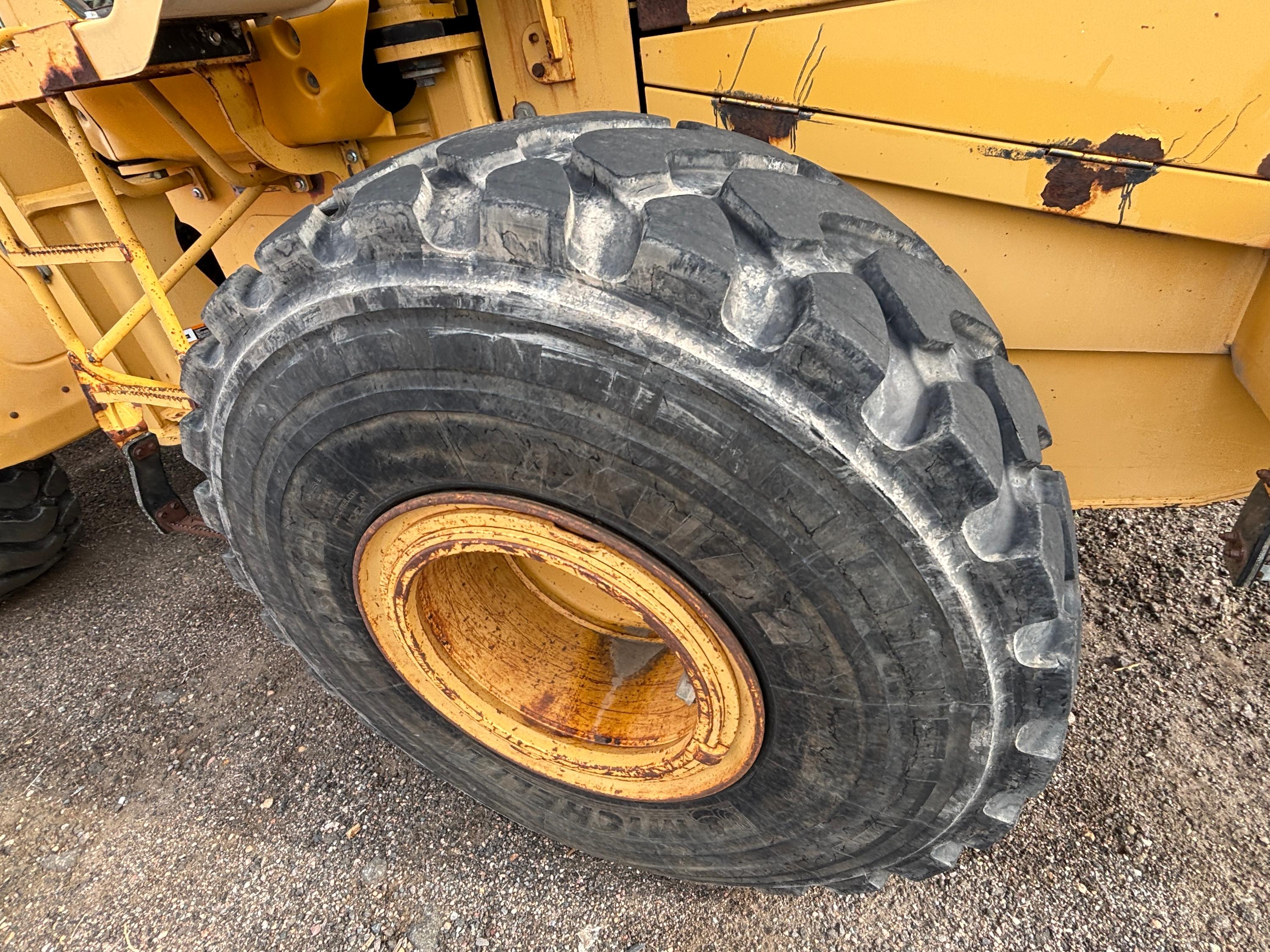 1999 John Deere 644H Loader - image 30