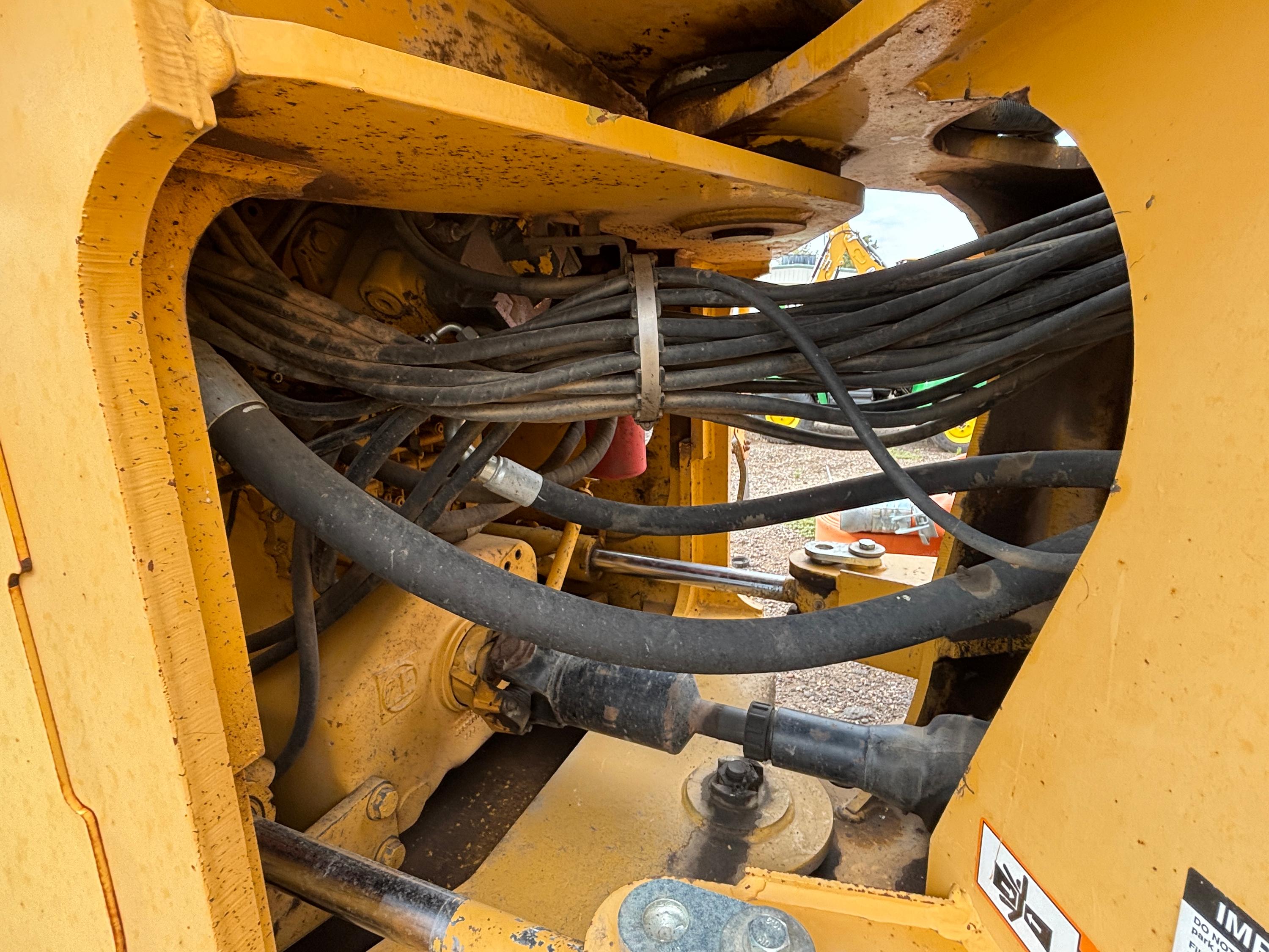 1999 John Deere 644H Loader - image 23