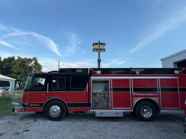 1991 E-One Heavy Rescue Pumper (300/300) - image 6