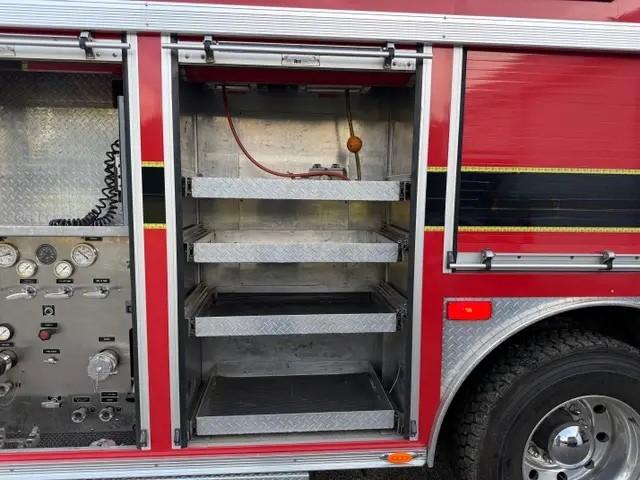 1991 E-One Heavy Rescue Pumper (300/300) - image 26