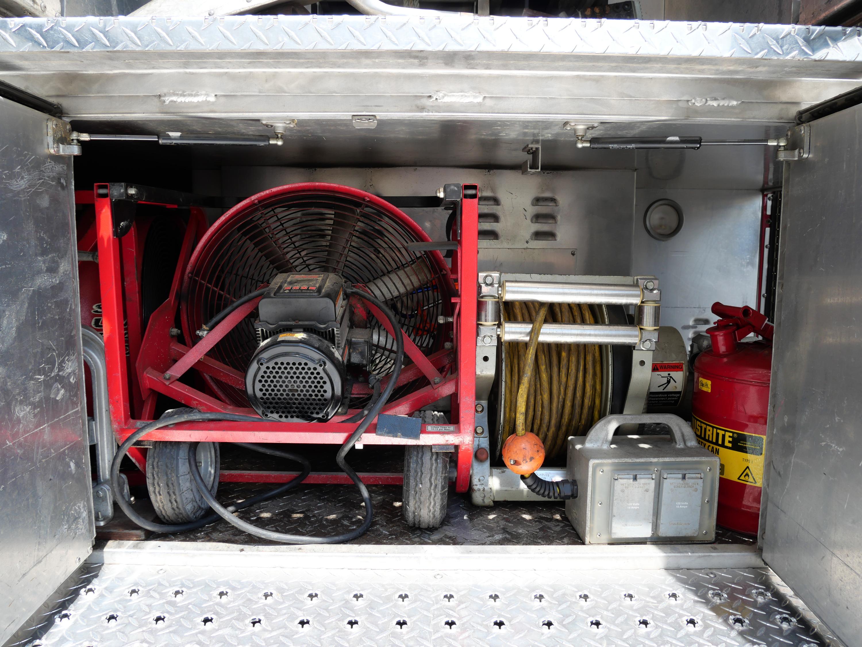 1997 E-One Cyclone II Pumper - image 32