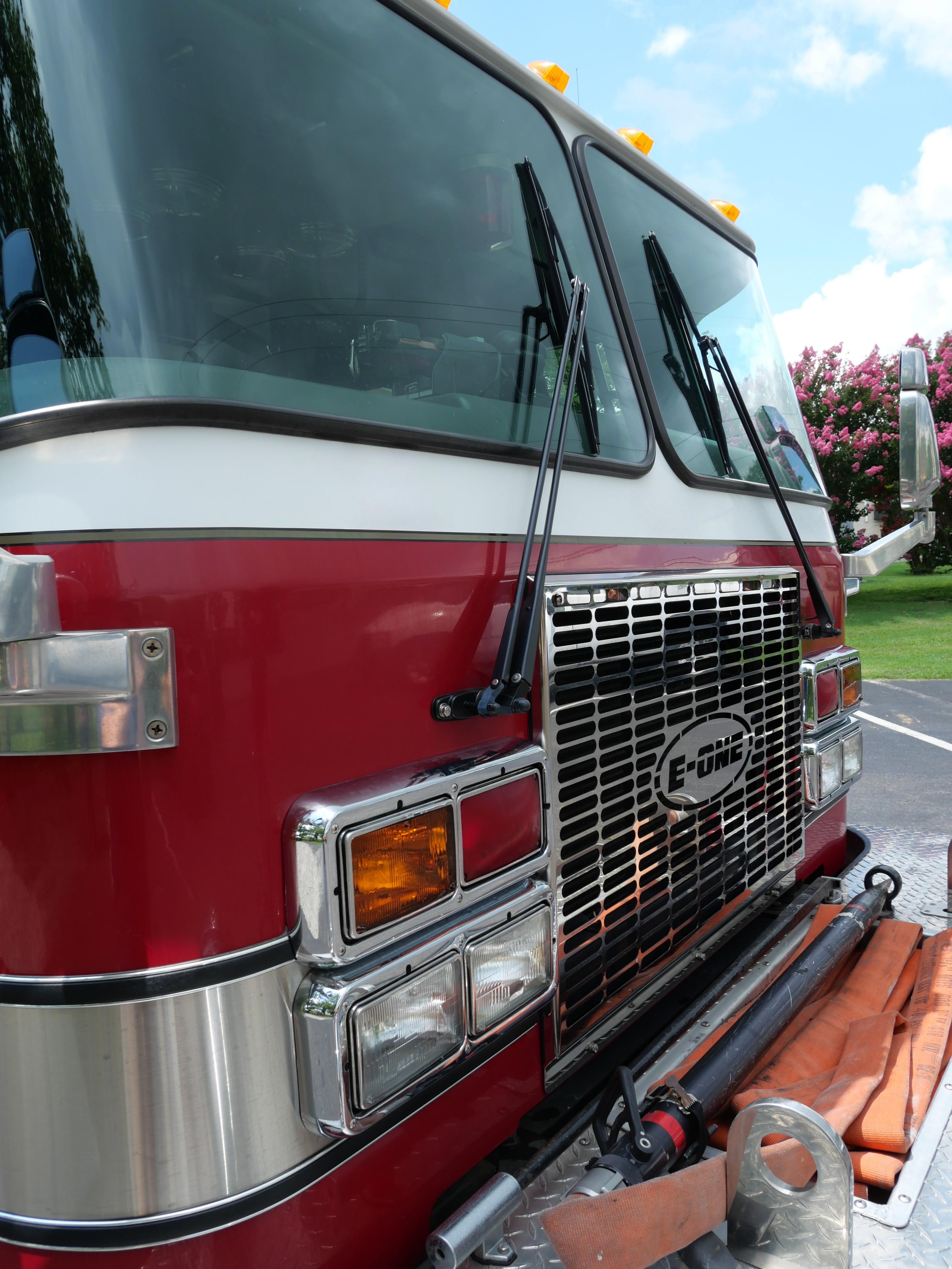 1997 E-One Cyclone II Pumper - image 6