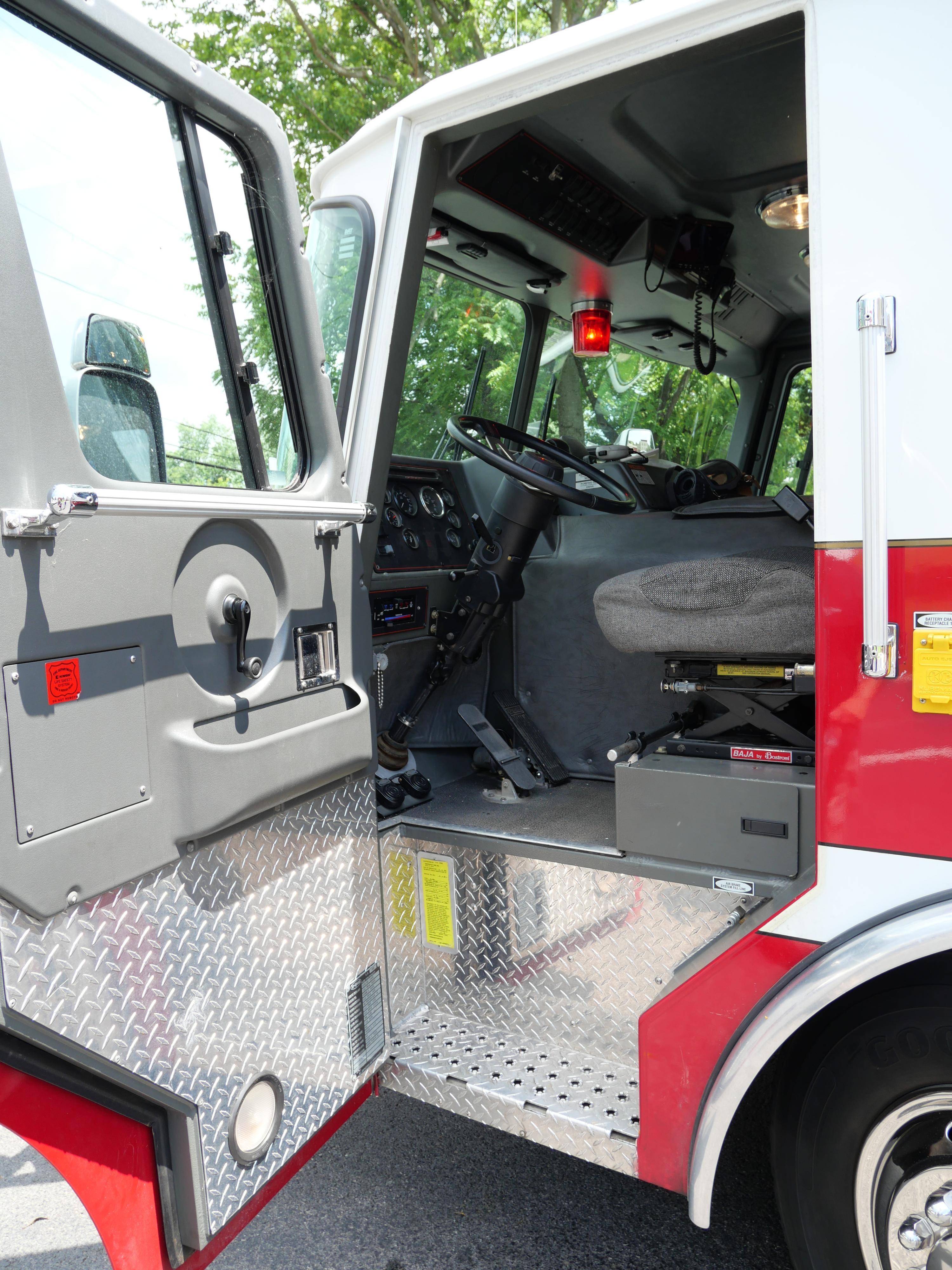 1997 E-One Cyclone II Pumper - image 40