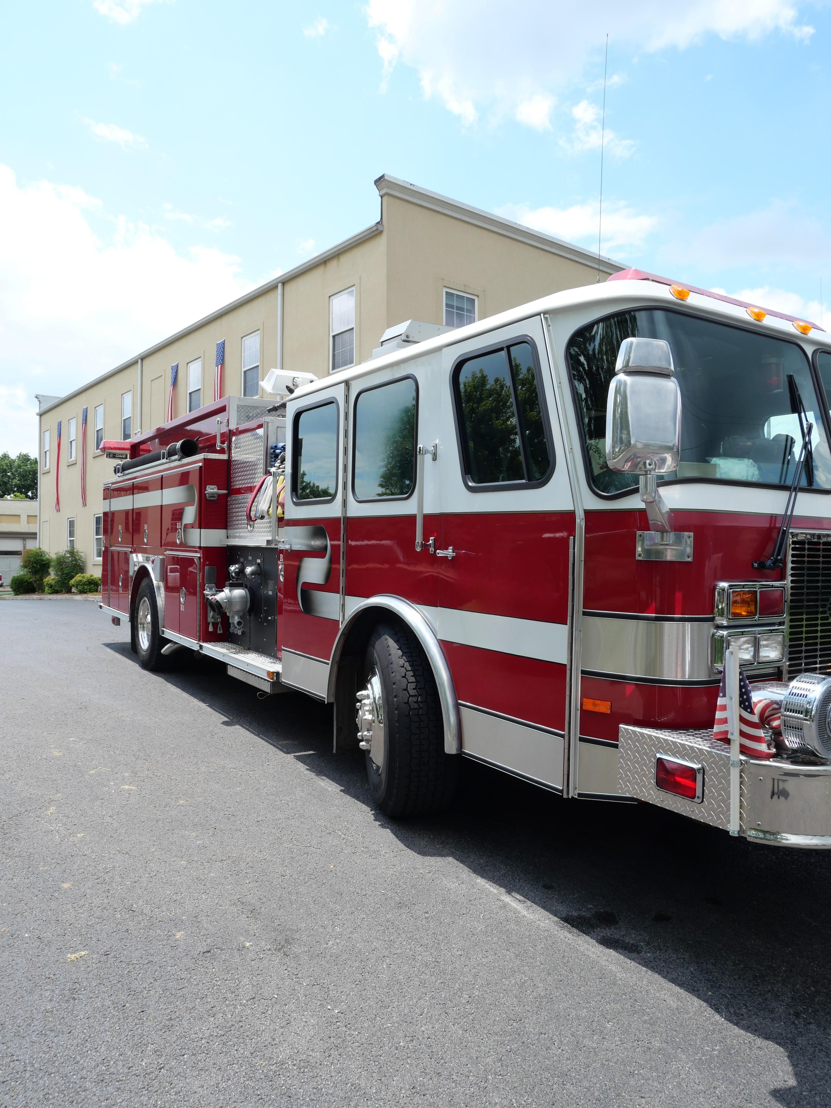1997 E-One Cyclone II Pumper - image 4